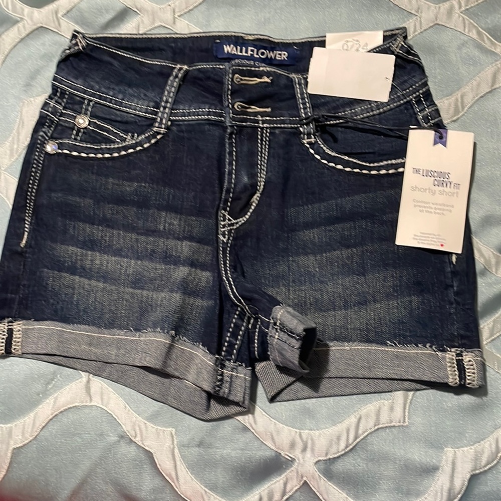 Wallflower Shorts